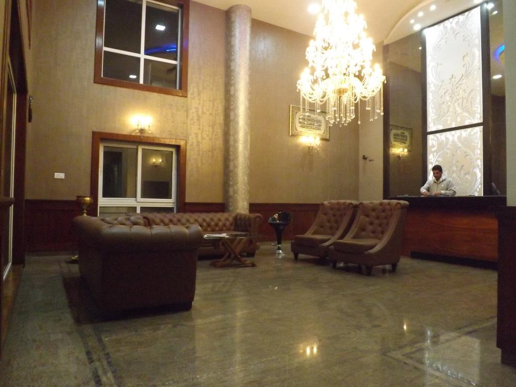 The Majestic Crown Hotel Ooty Exterior foto
